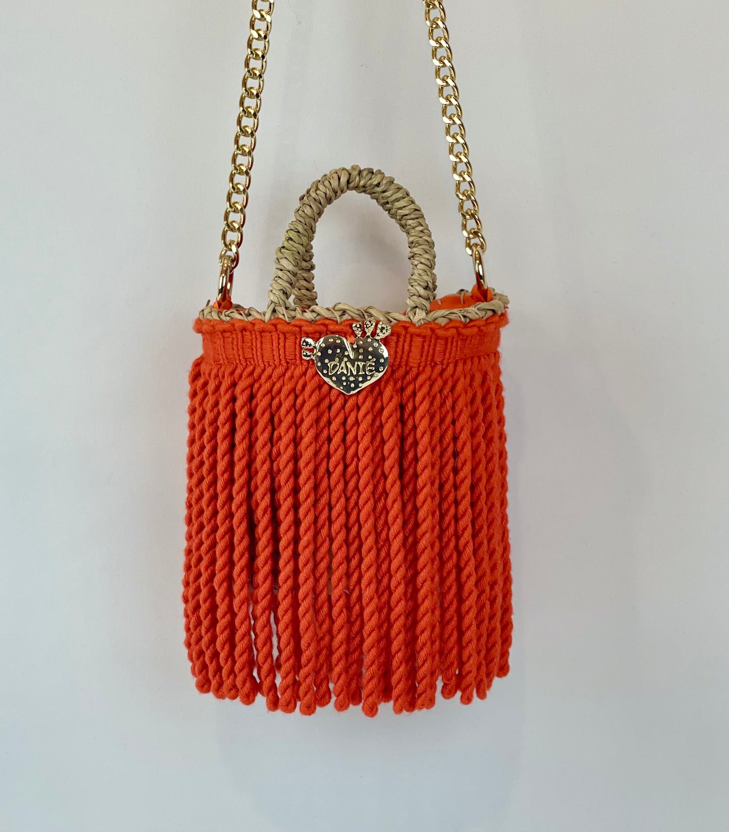 Mini red fringed basket Danié x Alessandro Enriquez
