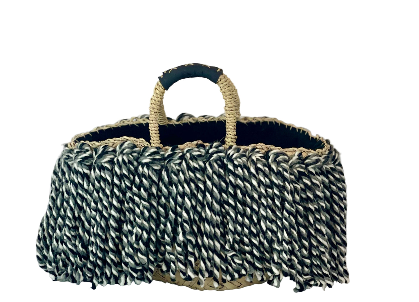 Sicilian coffa with black and grey fringes
