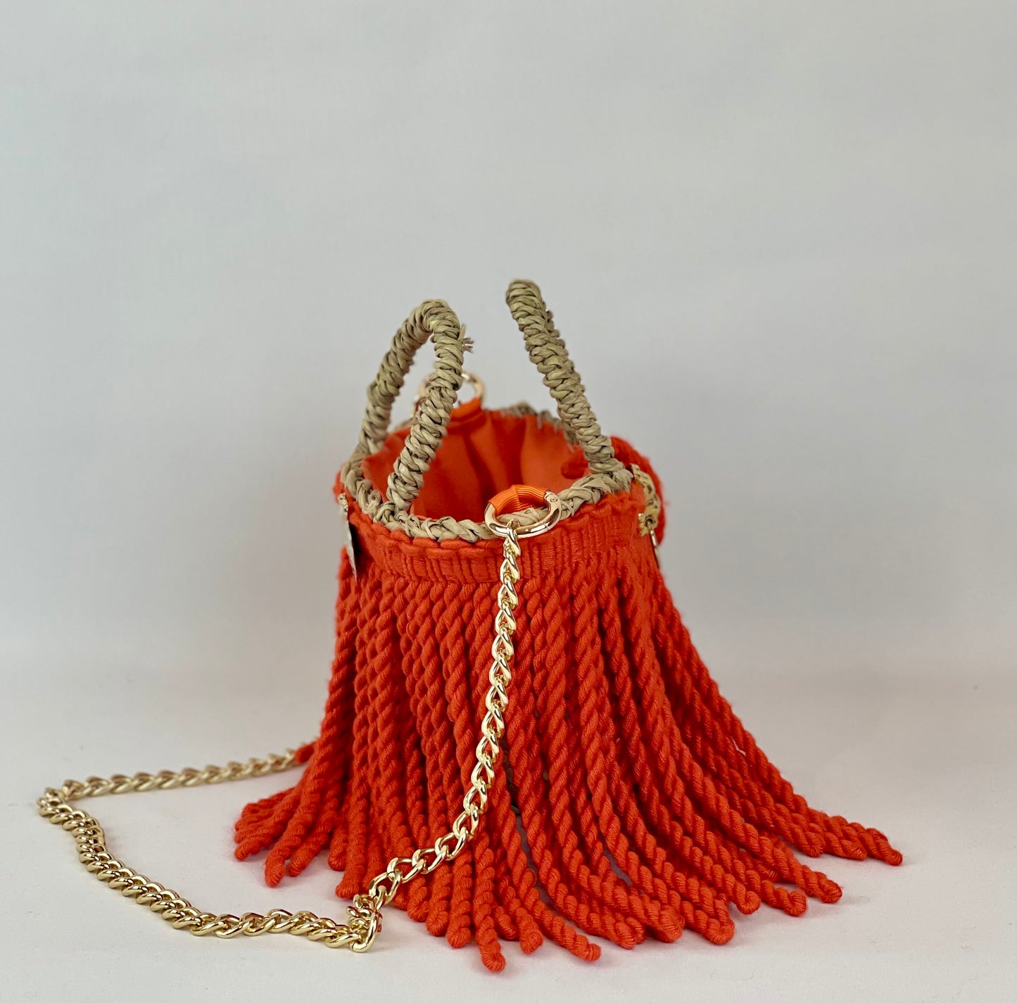 Mini red fringed basket Danié x Alessandro Enriquez