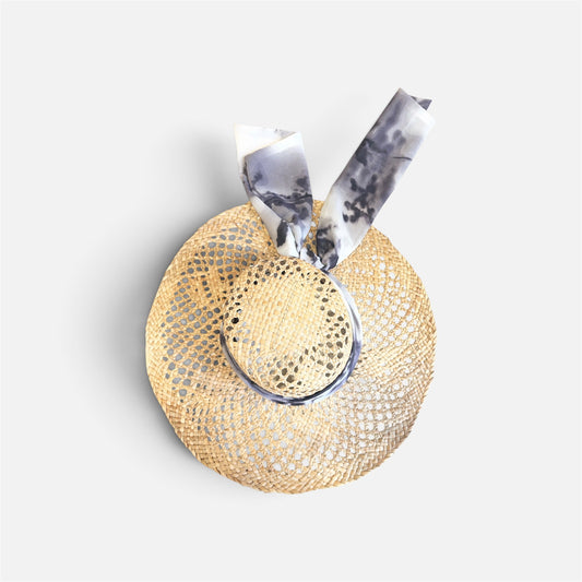 Cappello in paglia con foulard