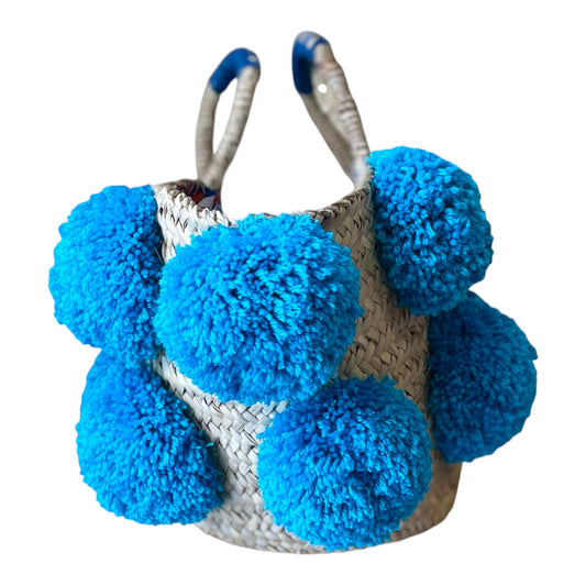 Coffa con pon pon Danié x Alessandro Enriquez