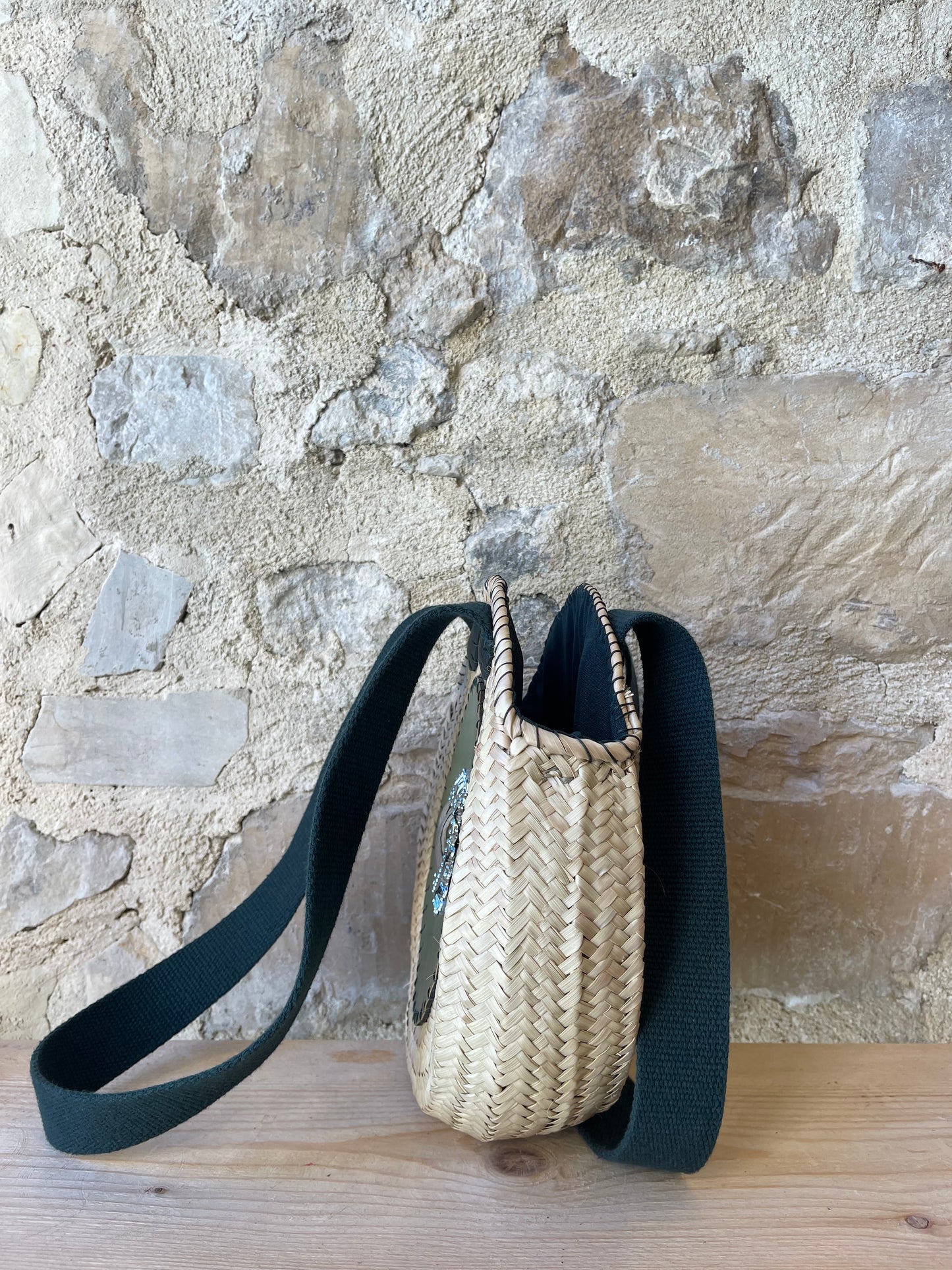 Borsa tonda con ecopelle verde ed ex voto argento