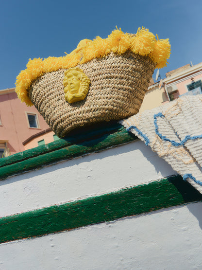 Coffa con ceramica Fanciulla e pon pon giallo