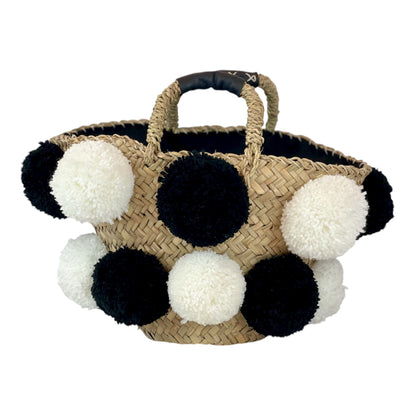 Coffa con pon pon handmade bianco e nero