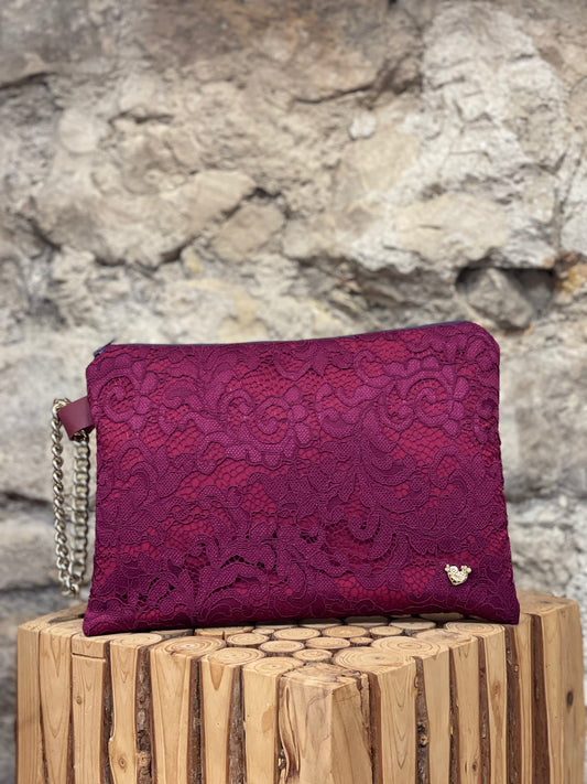 Pochette in pizzo magenta